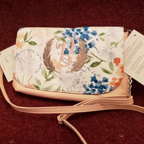 thirty-one Handbags - Thirty One Studio 31 Clutch Monogrammed B